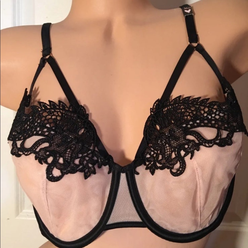 VS Luxe Plunge unlined Bra 38D New